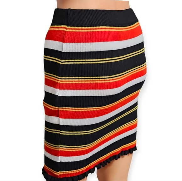 Chic Striped Pencil Skirt LuvLiz in Black, Red, and White - Picture 5 of 8